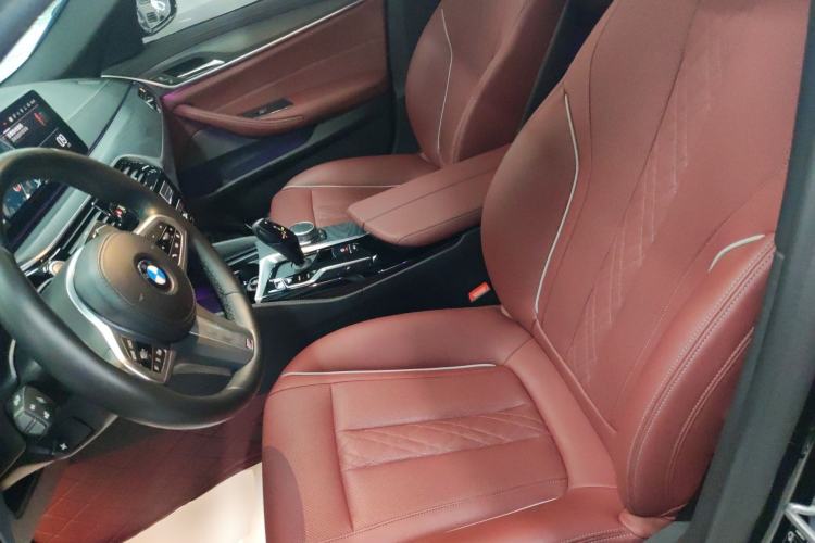 Used BMW 5 Series 2022 Restyled 530Li Leading Edition M Sport Package Left Front Seat