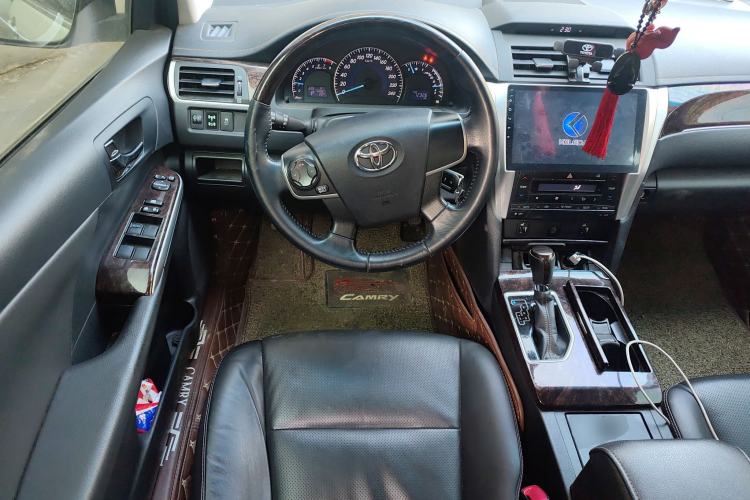 Used Toyota Camry 2016 2.0G 10th Anniversary Leading Edition
