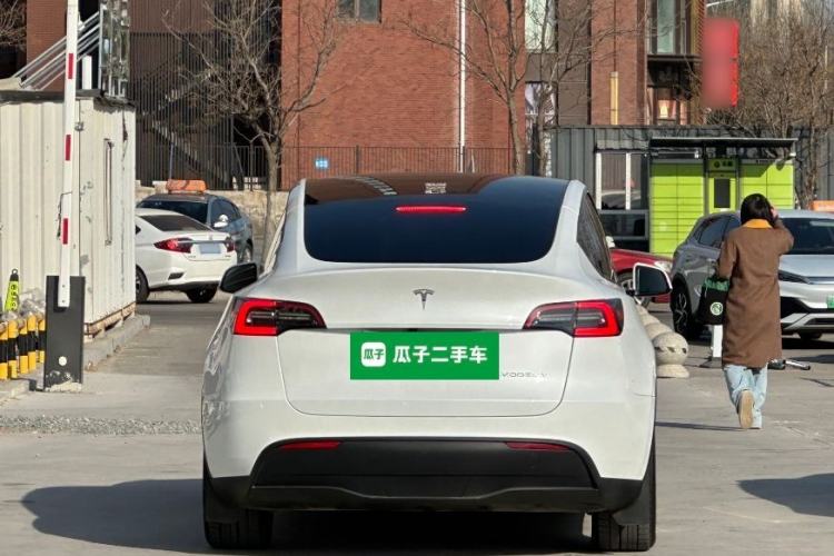 Used Tesla Model Y 2023 Long-Range All-Wheel-Drive Version
