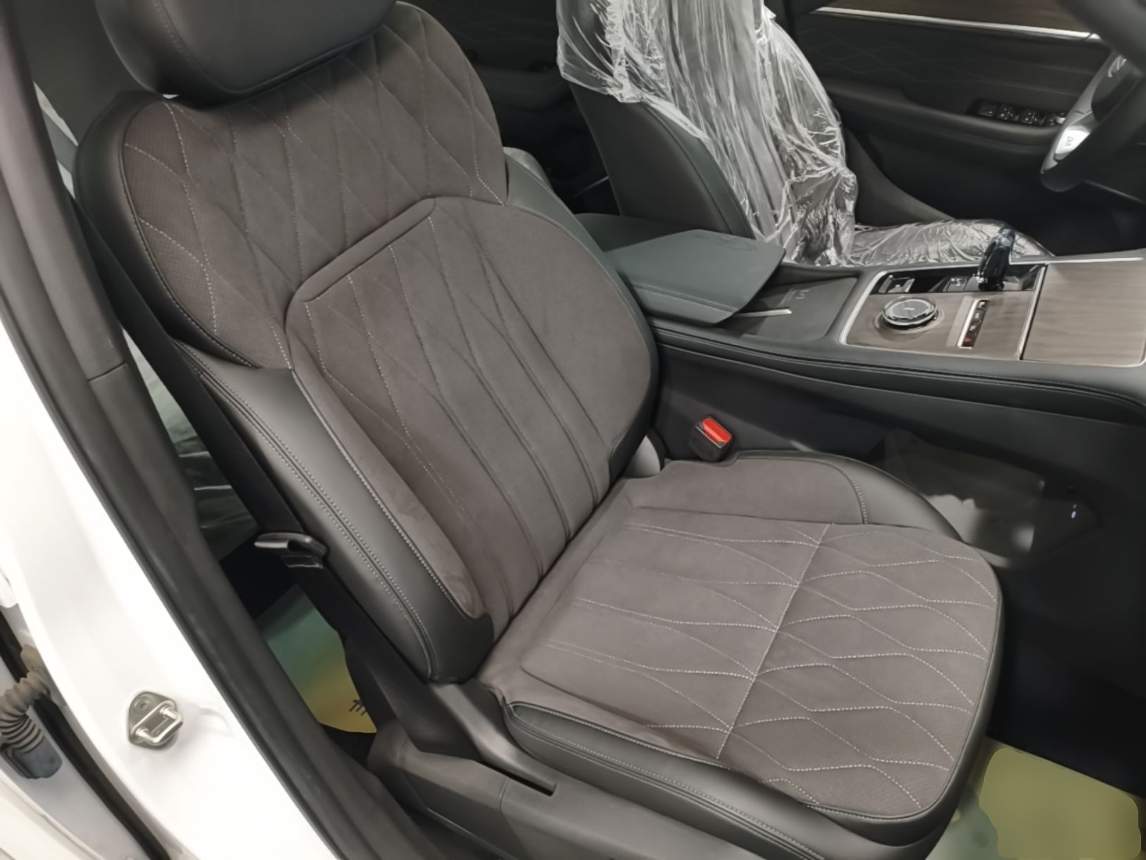 Geely Auto Monjaro L 2025 Dongfang Yao 2.0TD Automatic Jinzhao Edition — снимка 19