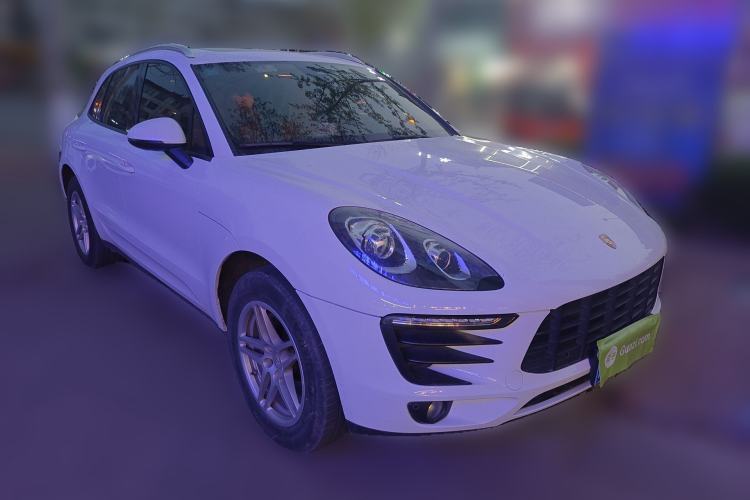 Used Porsche Macan 2017 Macan 2.0T Front Right 45 Deg
