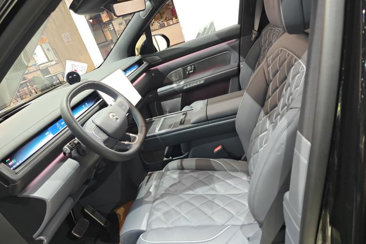 Used Nio ES8 2026 Model 6-seat Executive Luxury Edition Left Front Seat