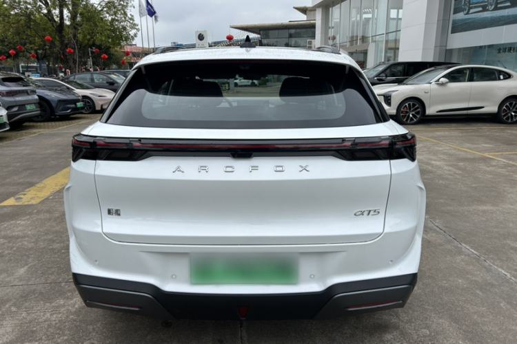 Used ARCFOX Alpha T5 2026 Model Range-Extended 1215 Yuanjing Smart Driving Version
