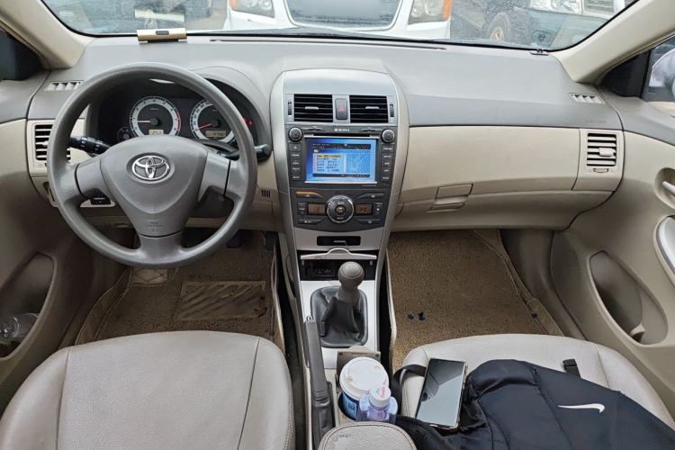 Used Toyota Corolla 2009 1.6L Manual GL Sunroof Special Edition Center Console