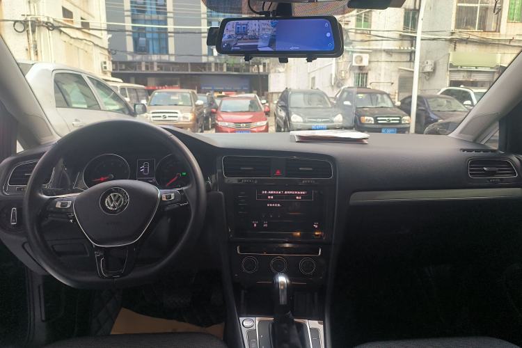 Used Volkswagen Golf 2020 Zhiai Edition 280TSI DSG Comfort Model Center Console