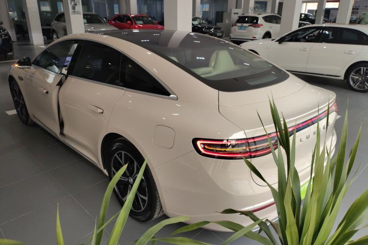 Used Hima Luxeed S7 2025 705 km Pro Exterior 2