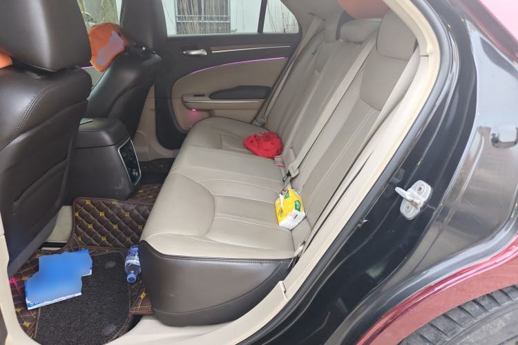 Used Chrysler 300C 2012 3.6L Luxury Edition