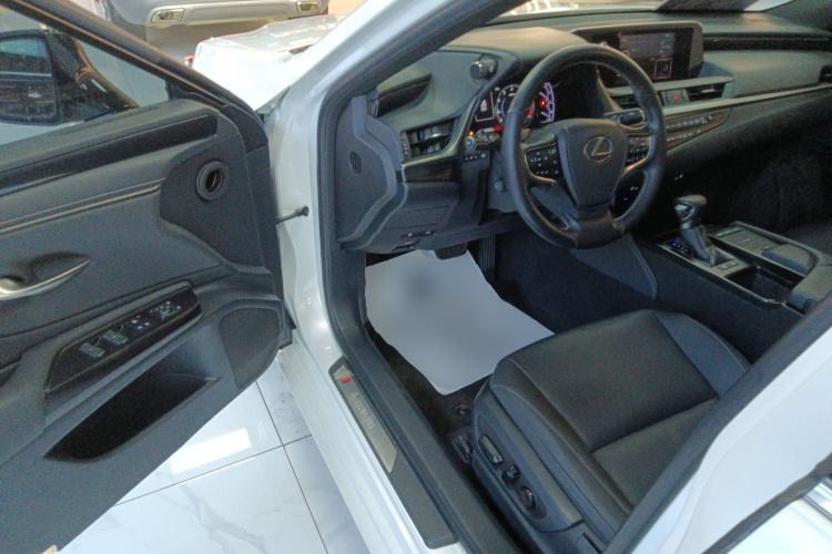 Used Lexus ES 2020 200 Excellence Edition
