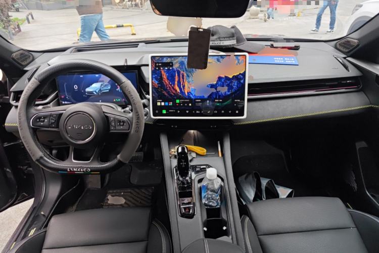 Used Lynk & Co 03 2025 1.5TD DCT Champion Edition Pro Center Console