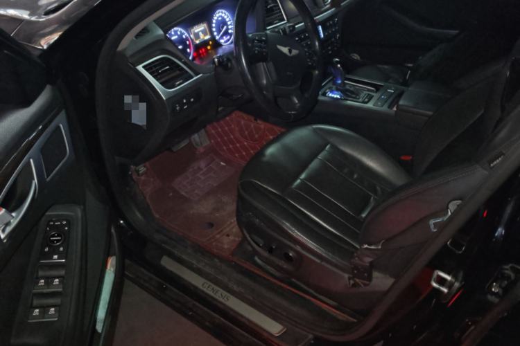 Used Hyundai Genesis 2015 3.0 GDi Two-Wheel-Drive Elite Edition