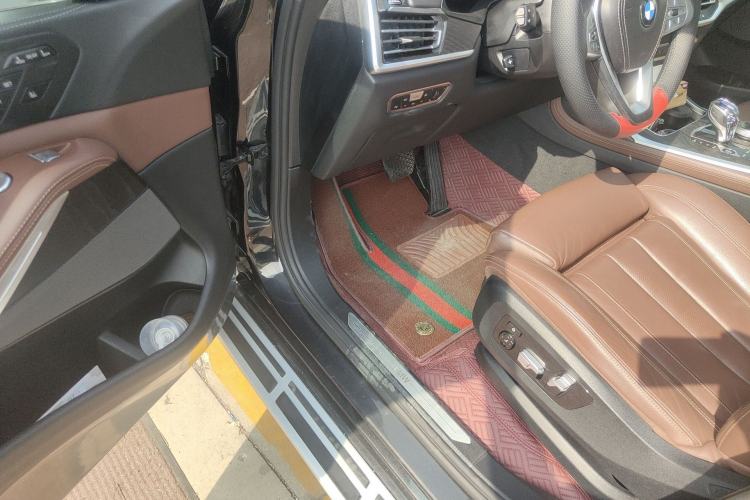 Used BMW X7 2020 xDrive40i Luxury Package with Leading Features Driver Seat