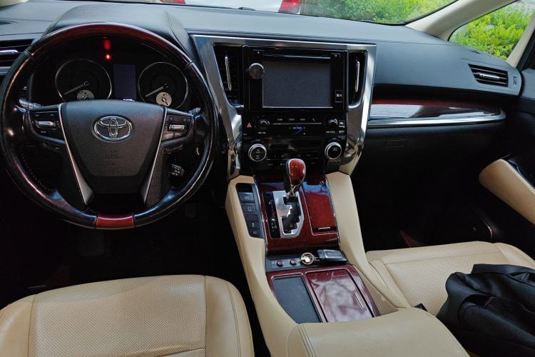 Used Toyota Alphard 2015 3.5L Luxury Edition Center Console