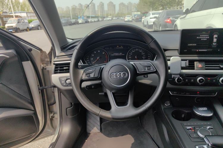Used Audi A4L 2019 40 TFSI Ambition Version China V Steering Wheel