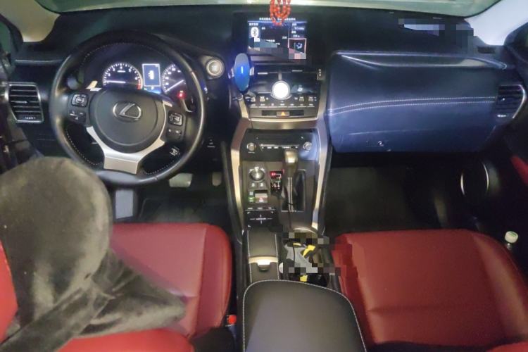 Used Lexus NX 2020 200 Front-Wheel Drive Freeline Edition China VI Standard Center Console