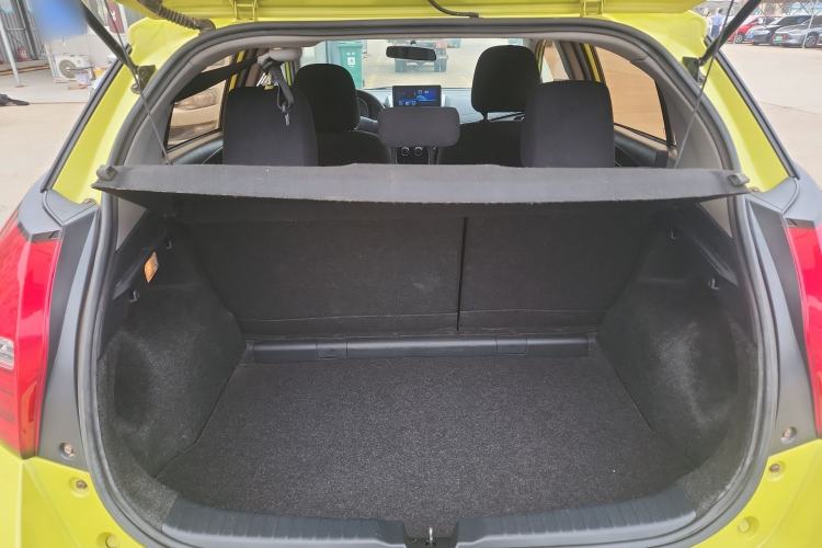 Used Toyota YARiS L Zhi Xuan 2016 Revised 1.5E CVT Charming Edition Trunk