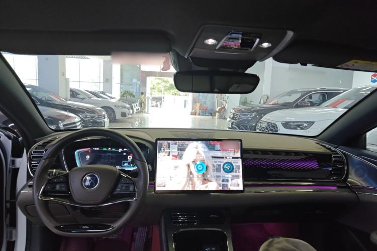 Used BYD Han 2020 DM Four-Wheel Drive Performance Edition Prestige Model Center Console