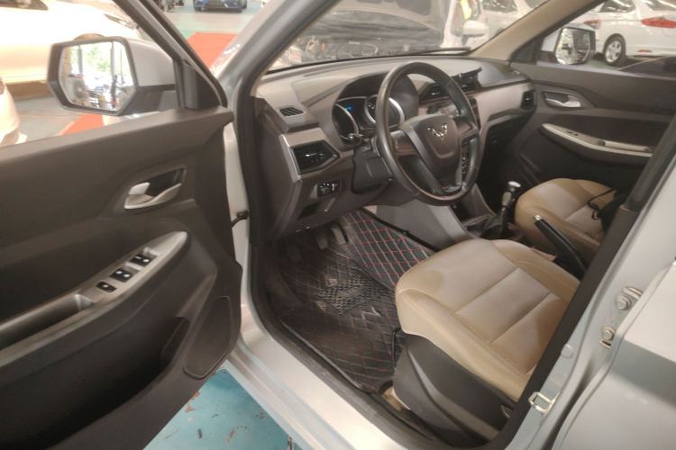 Used Wuling Hongguang 2018 1.5L S Comfort Model L2B