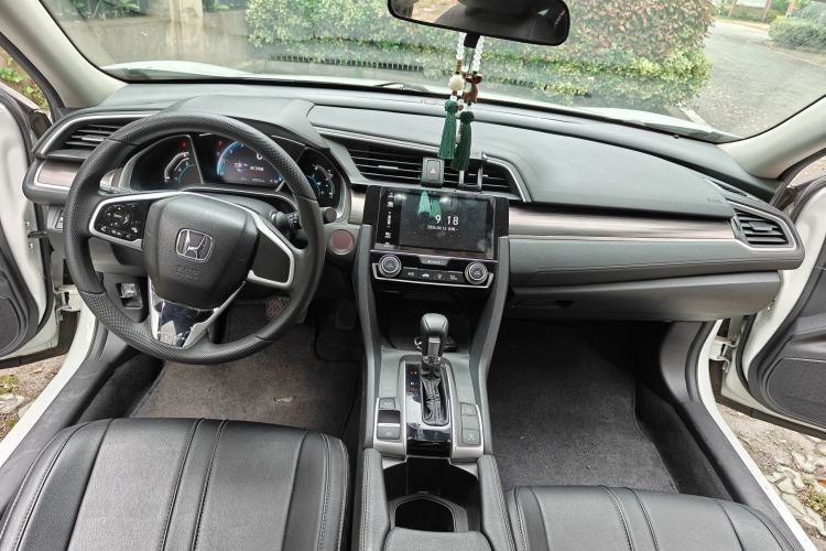 Used Honda Civic 2019 220TURBO CVT Dynamic Edition China VI Center Console