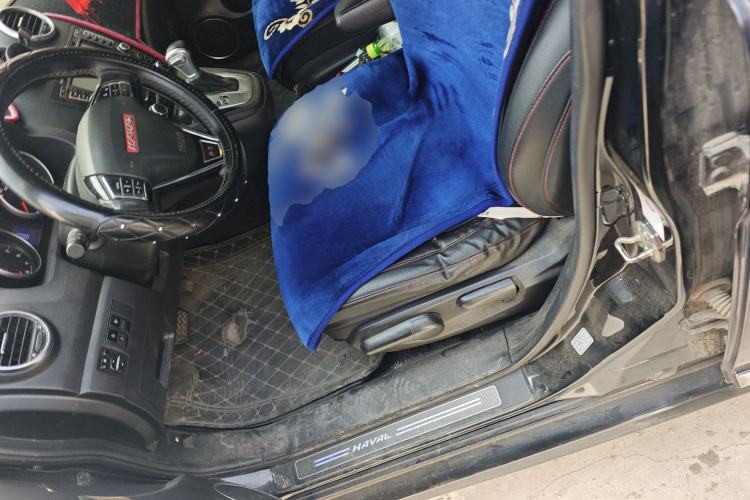 Used Haval H6 2013 Upgraded Model 2.4L Automatic Two-Wheel Drive Elite Version Left Front Seat