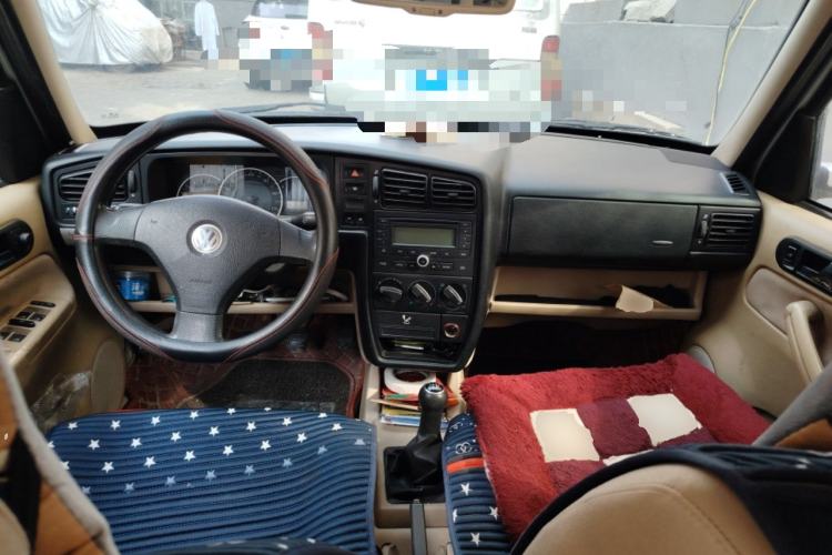 Used Volkswagen Jetta 2006 GIF Avant-Garde Millionth Anniversary Edition Center Console