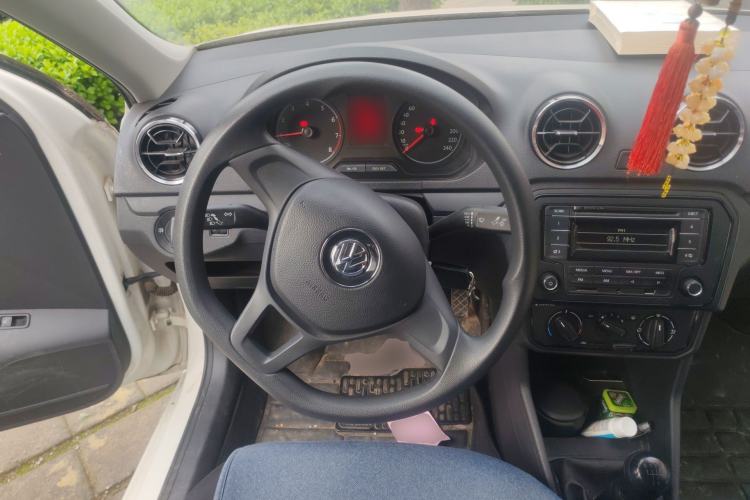 Used Volkswagen Jetta 2017 1.4L Manual Fashion Edition Steering Wheel