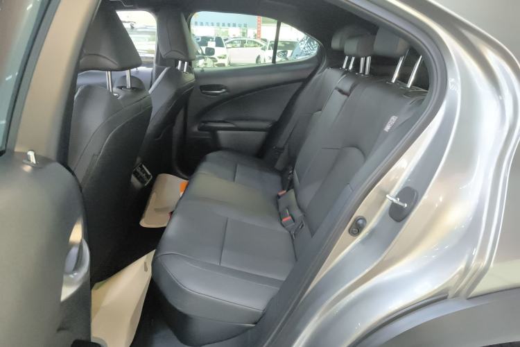 Used Lexus UX 2022 260h Explore-Cool Edition
