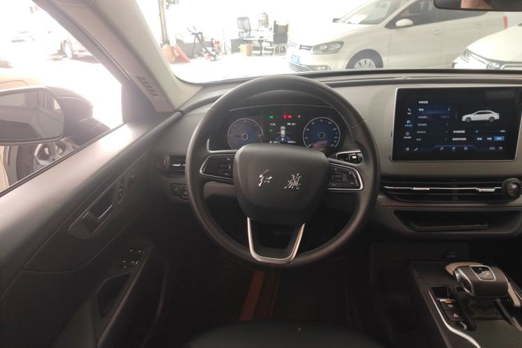 Used Hongqi E-QM5 2021 Online Booking Charging Basic Edition 5 Seats Steering Wheel