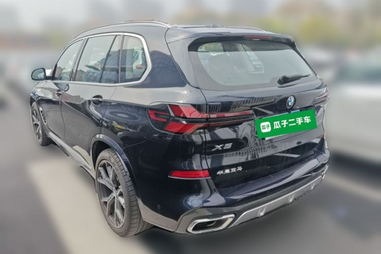 Used BMW X5 2023 xDrive 30Li Luxury M Sport Package Rear Left 45 Deg