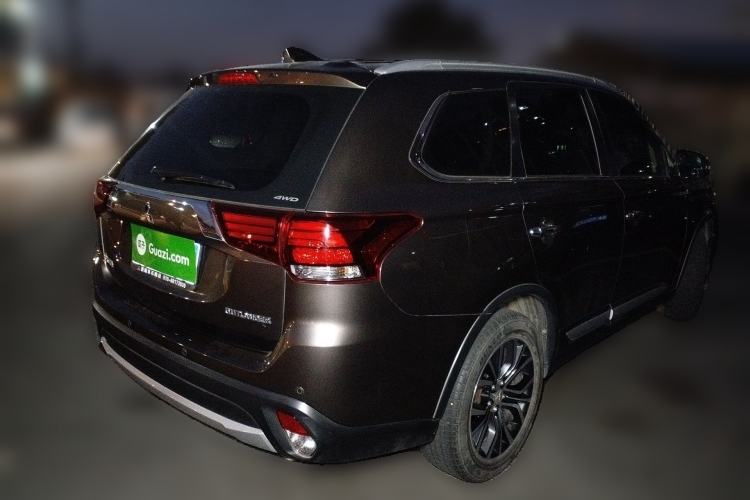 Used Mitsubishi Outlander 2018 2.4L 4x4 Elite Edition 5 Seats Rear Right 45 Deg