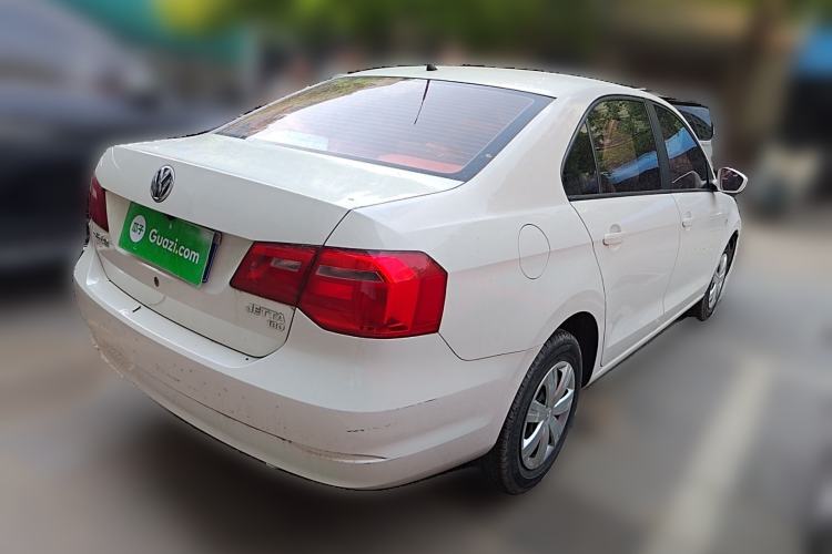 Used Volkswagen Jetta 2015 Value Edition 1.6L Manual Fashionable Style Rear Right 45 Deg