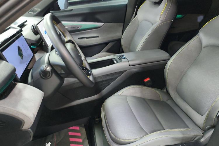 Used Lynk & Co 08 EM-P 2023 220km All-Wheel-Drive Performance Halo
