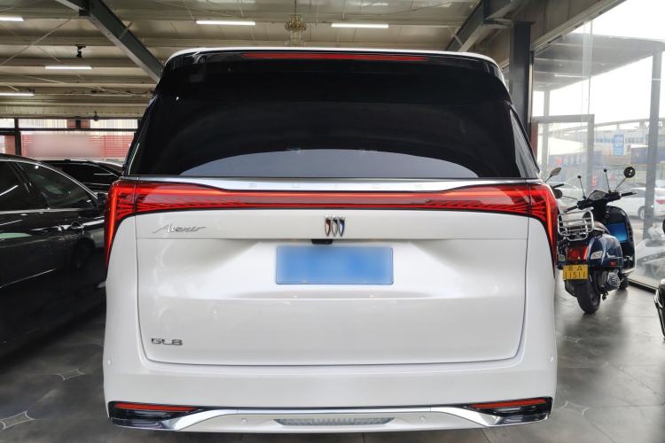 Used Buick Century 2023 2.0T Seven-Seater Yinshi Edition Rear