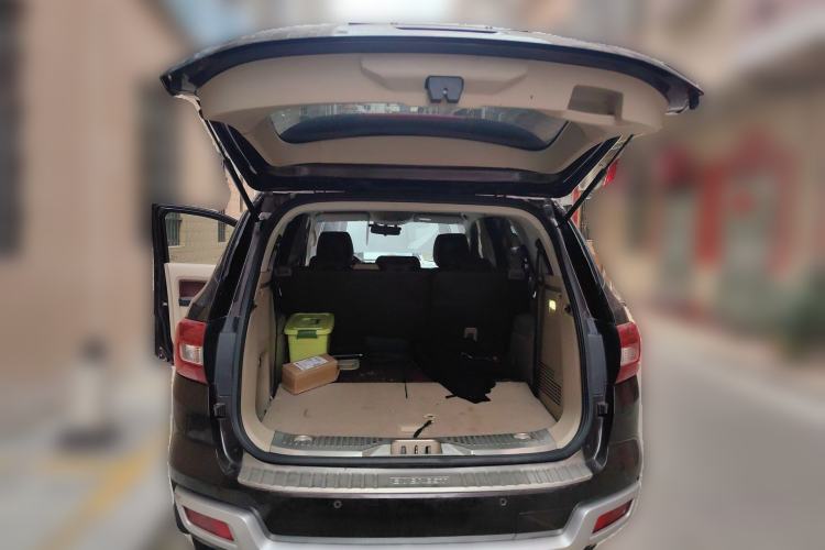 Used Ford Everest 2016 2.0T Gasoline Automatic 4x4 Elite Edition Trunk