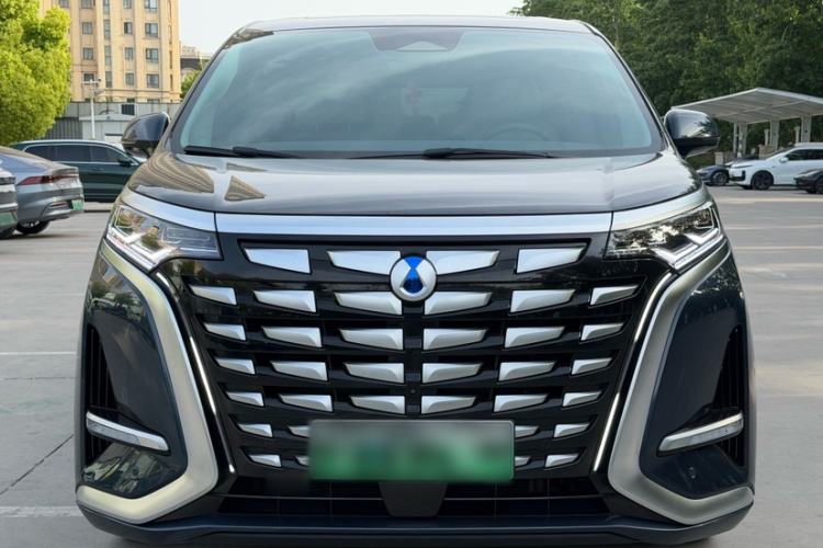 Used Denza D9 2022 DM-i 970 Four-Wheel Drive Prestige Model
