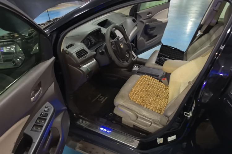 Used Honda CR-V 2012 2.0L two-wheel drive urban version
