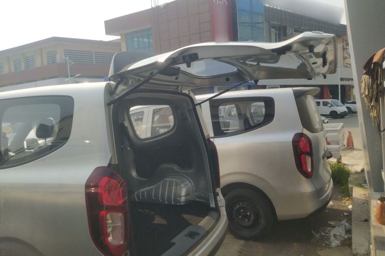 Used Wuling Hongguang New Energy 2024 All-Electric Model 300KM Standard Version
