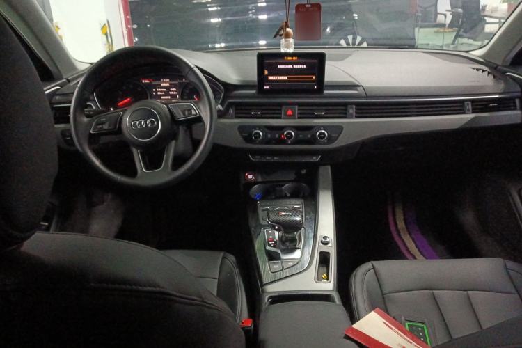 Used Audi A4L 2017 Plus 40 TFSI Ambition Model Center Console