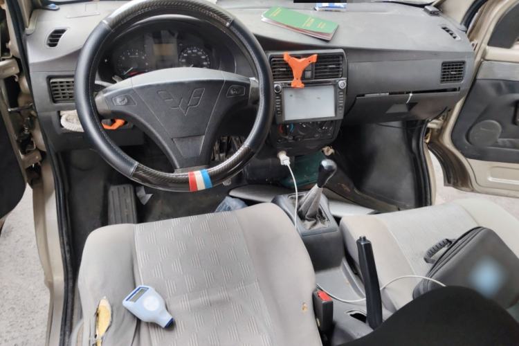 Used Wuling Rongguang 2011 1.2L Base Version
