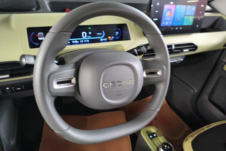 Used Geely Galaxy Panda 2024 Panda Mini 200km Endurance Bear Steering Wheel
