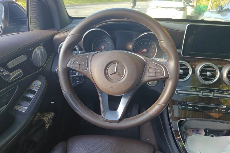 Used Mercedes-Benz GLC 2018 GLC 260 4MATIC Luxury Model
