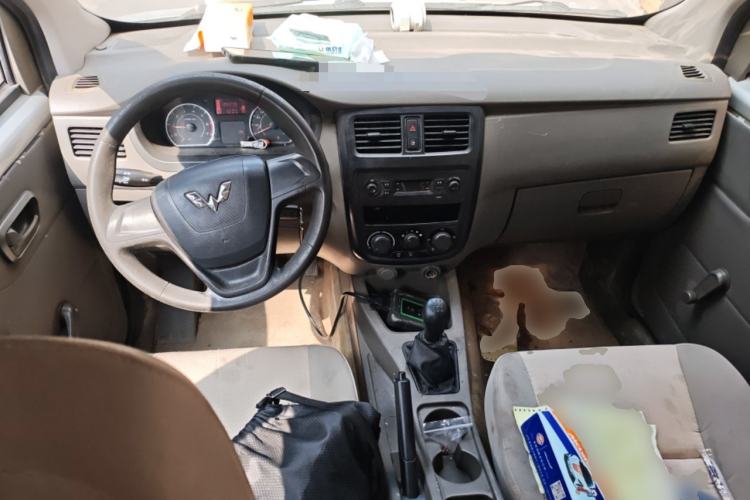 Used Wuling Rongguang V 2015 1.5L Practical Version