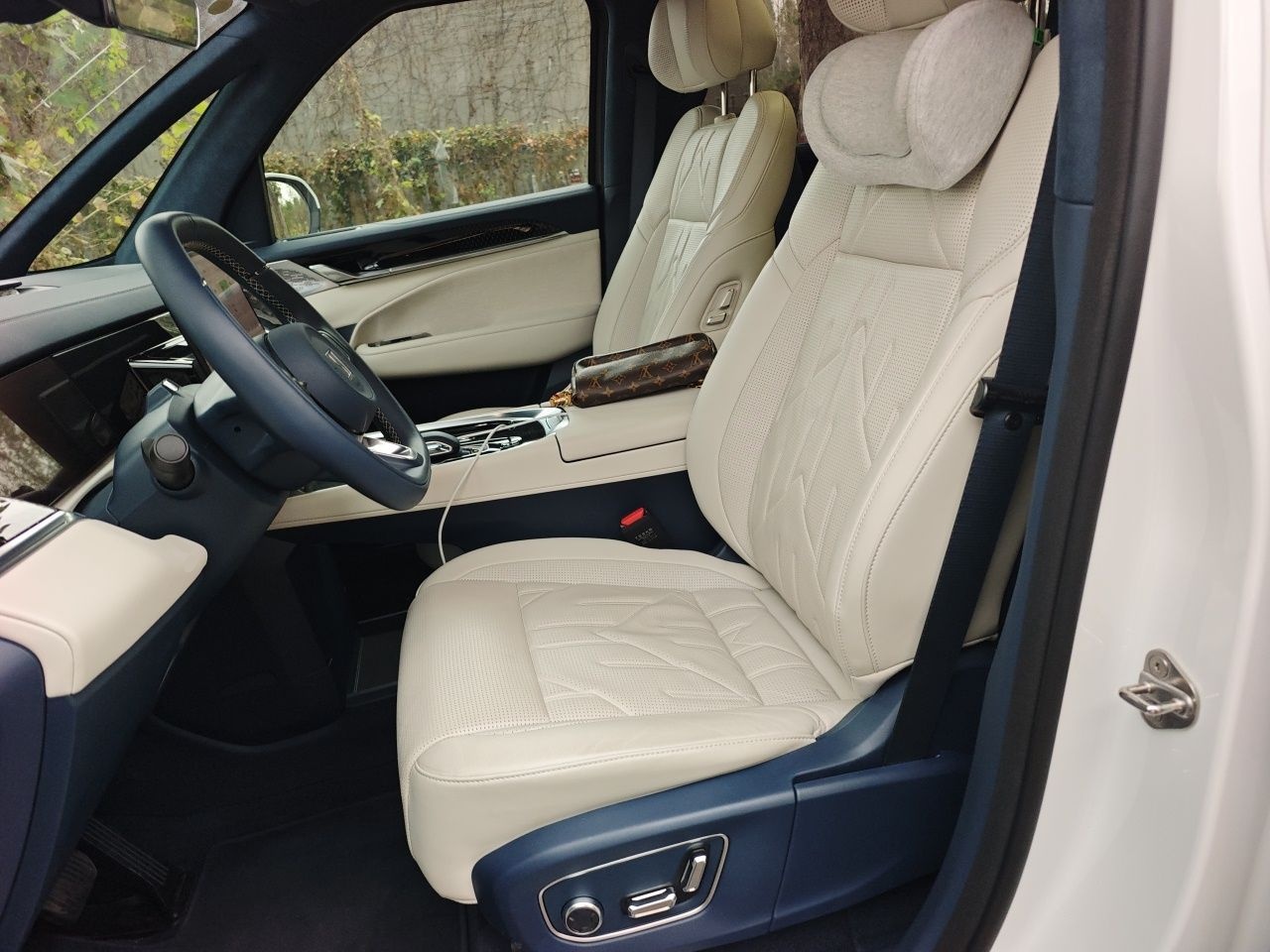 Zeekr 009 2024 Six-Seat Executive Version 4WD 108 kWh — снимка 15