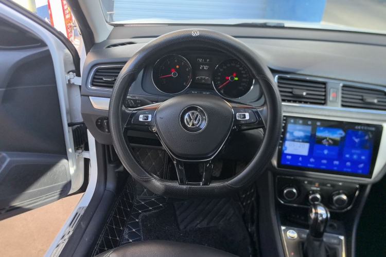 Used Volkswagen Lavida 2017 1.6L Automatic Comfort Edition Steering Wheel