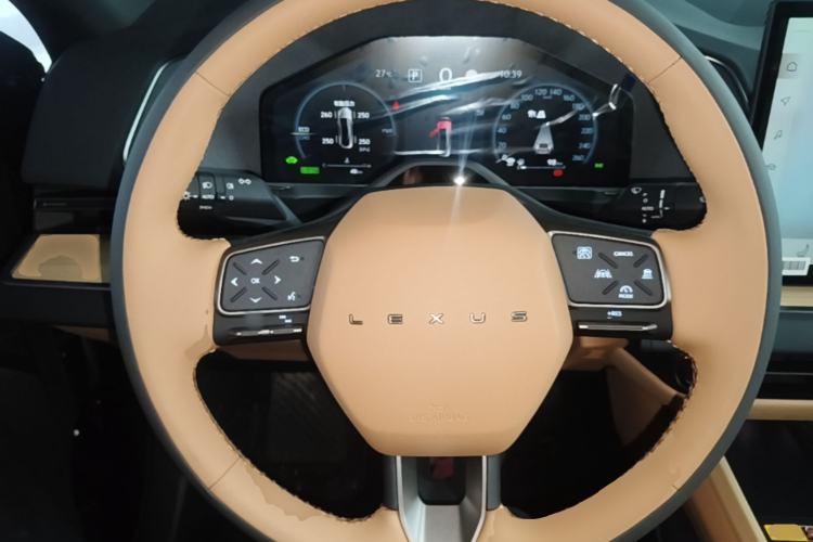 Used Lexus ES 2026 Model 300h Base Version