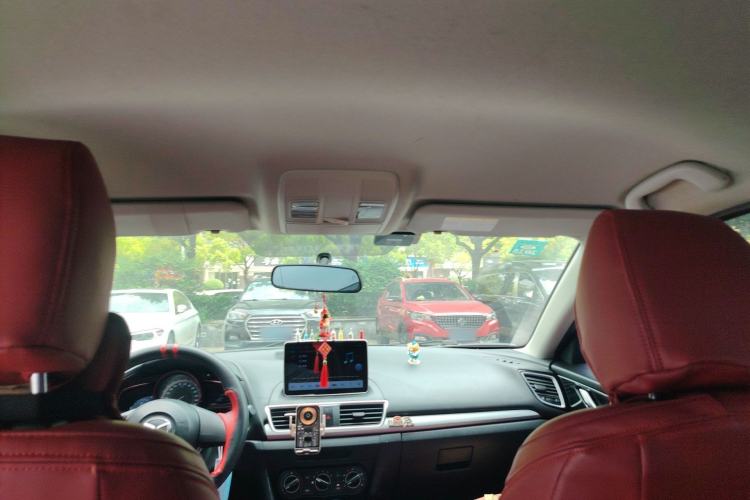 Used Mazda 3 Axela 2016 Sedan 1.5L Automatic Comfort Model