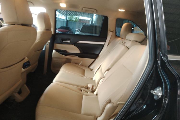 Used Toyota Highlander 2018 2.0T Two-Wheel Drive Elite Version 5 Seats China VI Standard Left Rear Seat