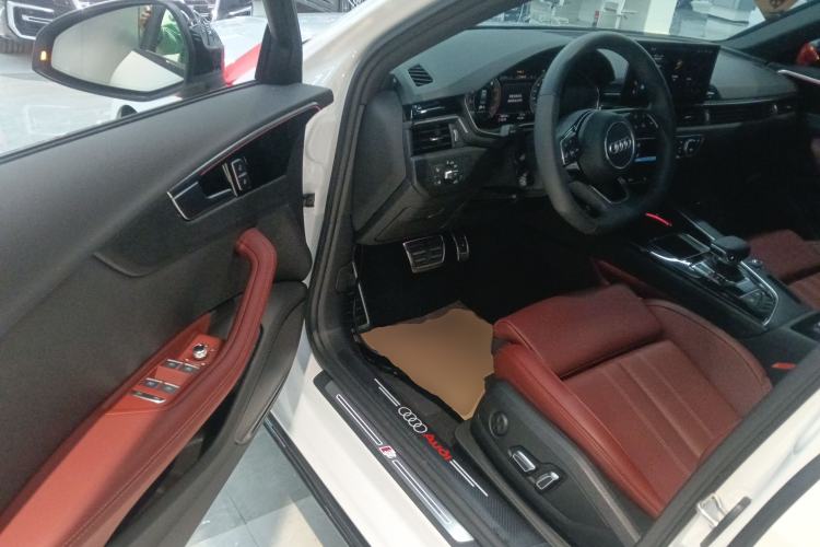 Used Audi A4L 2024 40 TFSI Luxury Dynamic Edition Driver Seat