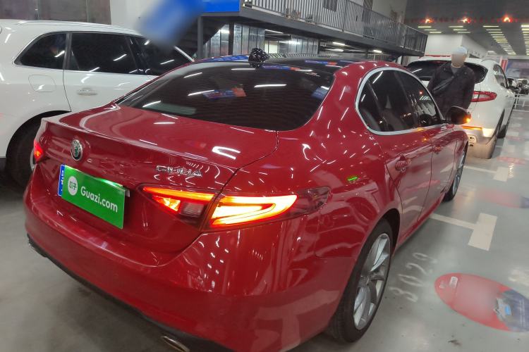 Used Alfa Romeo Giulia 2019 2.0T 280HP Luxury Edition
