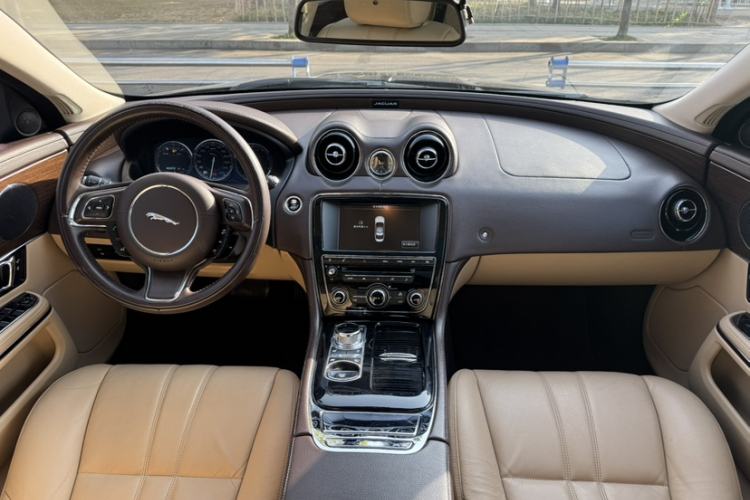 Used Jaguar XJ 2014 XJL 2.0T Two-Wheel-Drive Elegant Business Edition
