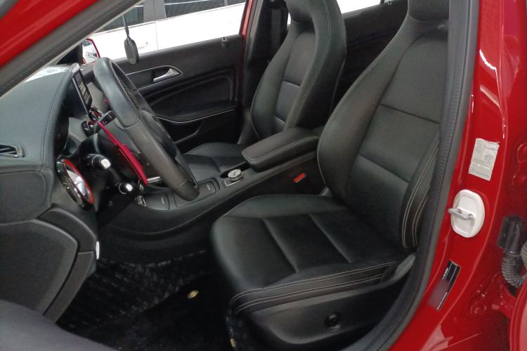 Used Mercedes-Benz GLA 2015 GLA 220 4MATIC Fashion Model
